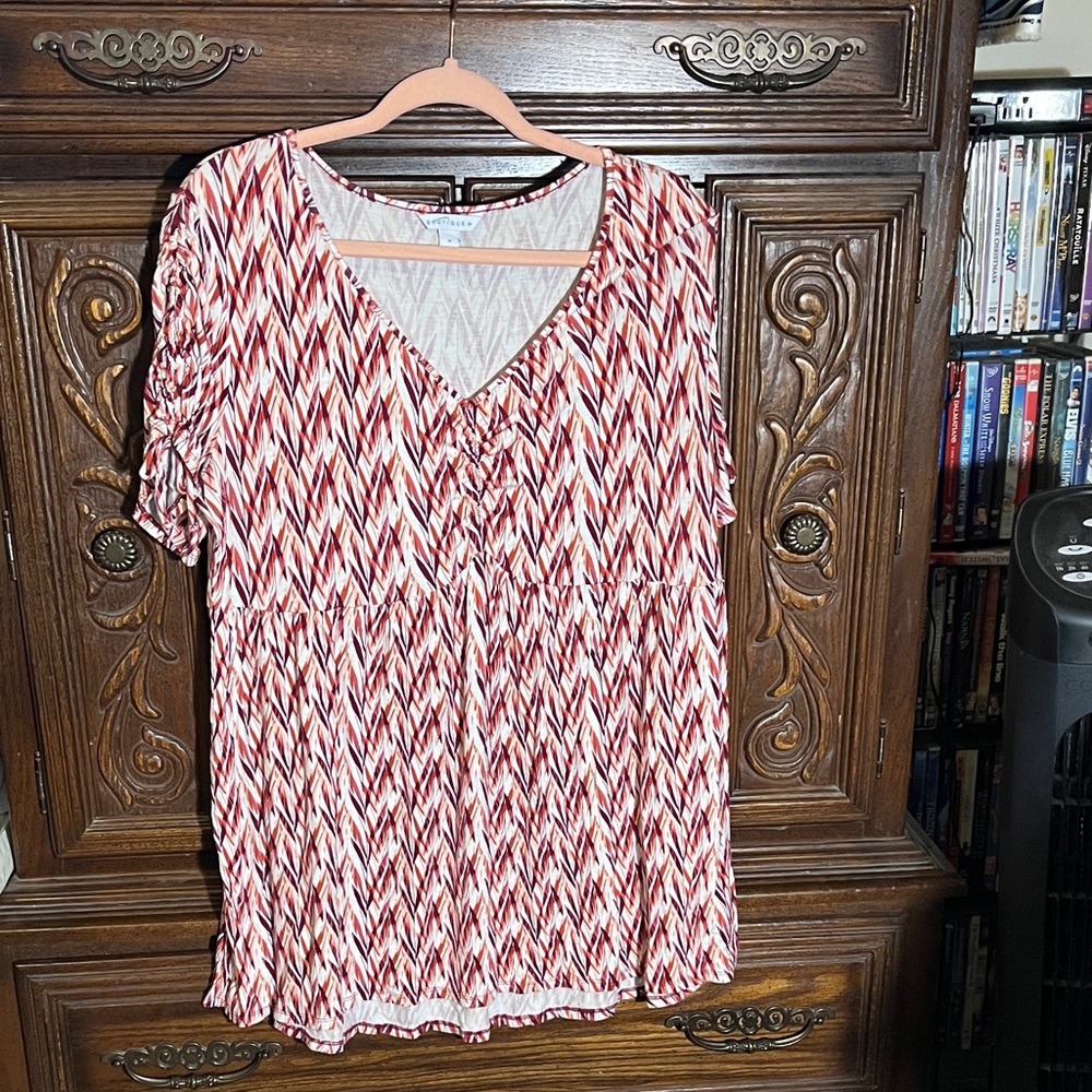 Women's Red and White Patterned Top